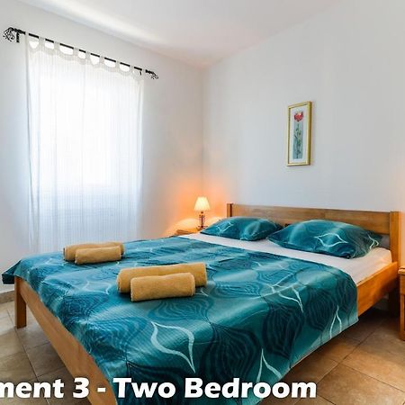 Art Apartments Vrsar Exterior photo